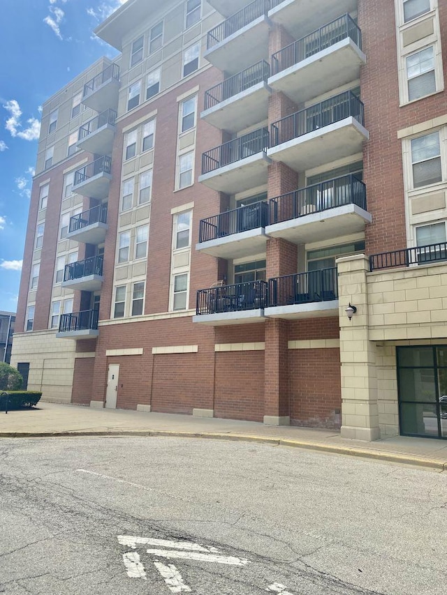 656 Pearson St Unit 608C, Des Plaines, IL 60016 - view of apartment building / complex