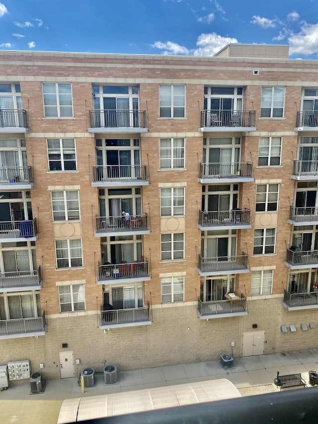 656 Pearson St Unit 608C, Des Plaines, IL 60016 - view of apartment building / complex with central air condition unit