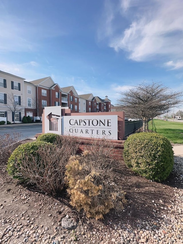 1901 N Lincoln Ave Unit 210, Urbana, IL 61801 - community sign with a residential view