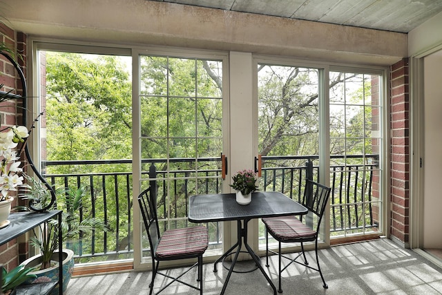 1625 Glenview Rd Unit 210, Glenview, IL 60025 - view of sunroom