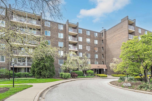 225 S Rohlwing Rd Unit 301, Palatine, IL 60074 - view of apartment building / complex