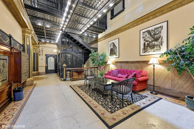 common area featuring a high ceiling