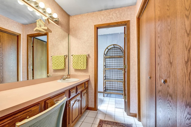 6732 W 113th Pl, Worth, IL 60482 - bathroom featuring tile patterned flooring, vanity, and baseboards
