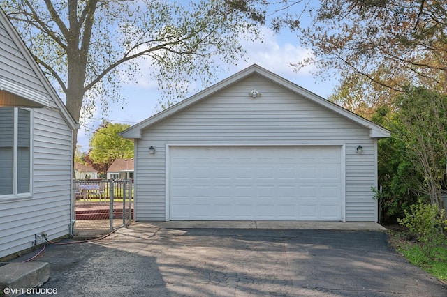 view of detached garage