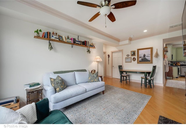 1018 Main St Unit 3, Evanston, IL 60202 - living area featuring a ceiling fan, ornamental molding, light wood-style flooring, recessed lighting, and baseboards