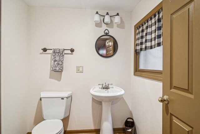 1593 Surridge Ct, Mundelein, IL 60060 - half bath with toilet and a sink