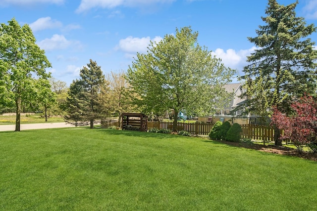 1593 Surridge Ct, Mundelein, IL 60060 - view of yard