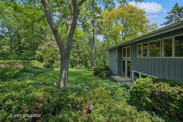 907 Division St, Barrington, IL 60010 - view of grassy yard