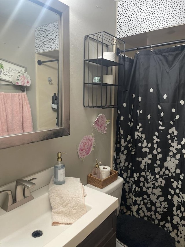 19380 Wolf Rd Unit 5, Mokena, IL 60448 - full bathroom featuring vanity, a shower with curtain, and toilet