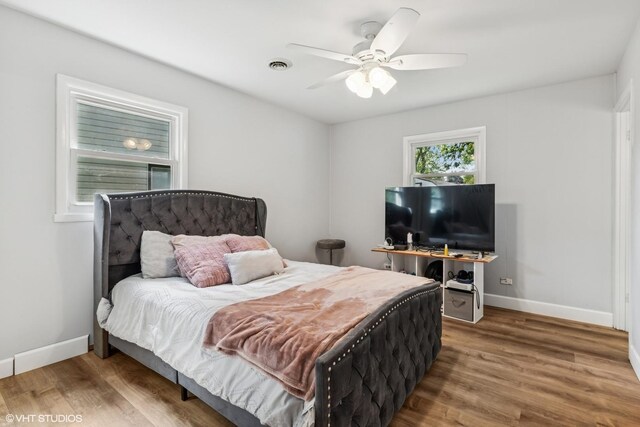 1011 Beverly Dr, Wheeling, IL 60090 - bedroom featuring wood finished floors, baseboards, and ceiling fan