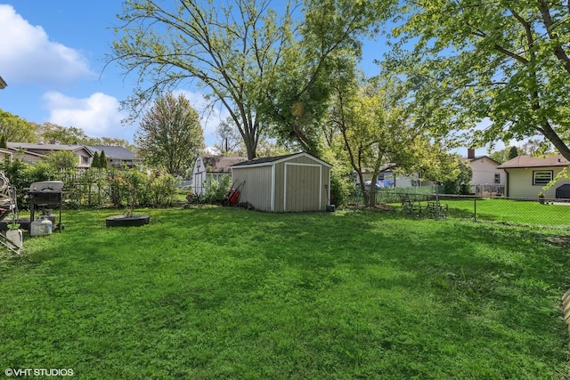 1011 Beverly Dr, Wheeling, IL 60090 - view of yard with a storage shed and an outdoor structure