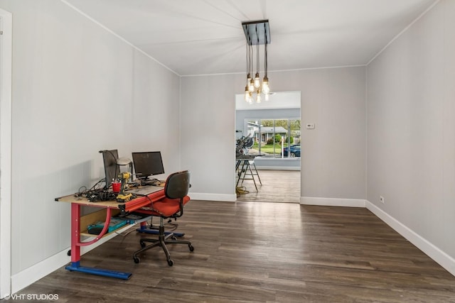 1011 Beverly Dr, Wheeling, IL 60090 - home office with crown molding, wood finished floors, and baseboards