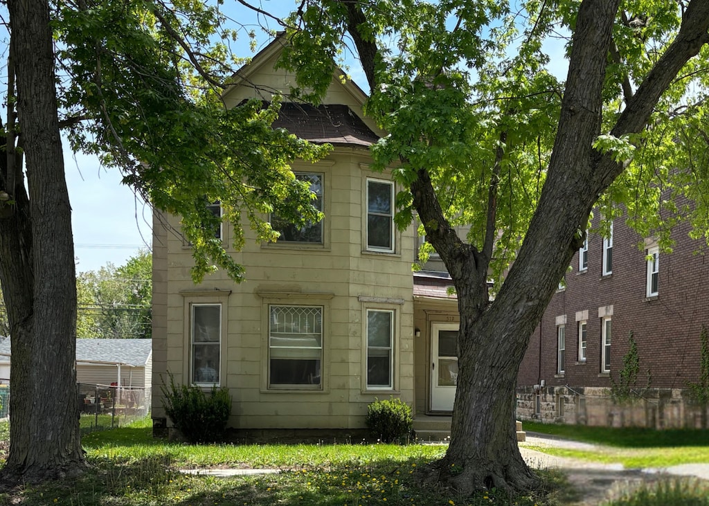 512 N Hickory St, Joliet, IL 60435 - view of front facade