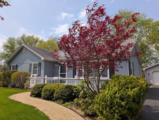 view of front of home featuring covered porch