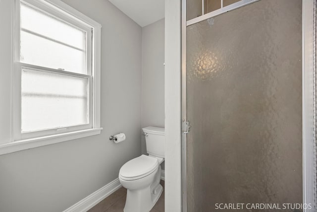 115 W Maple St, Lombard, IL 60148 - full bathroom featuring baseboards, healthy amount of natural light, toilet, and a stall shower