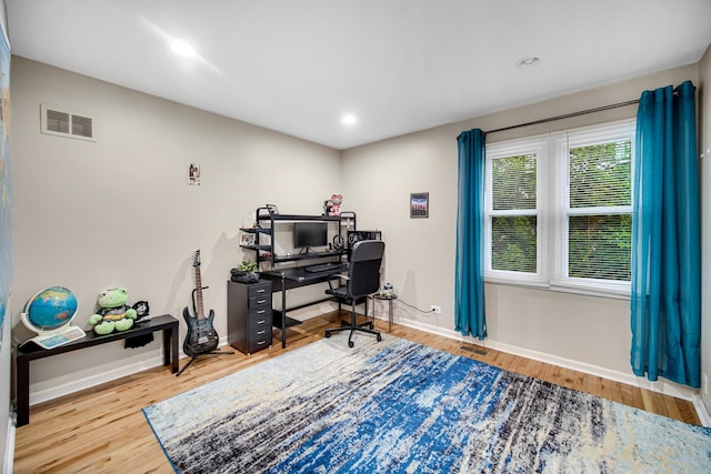 320 Brampton Ln, Arlington Heights, IL 60004 - home office featuring wood finished floors and recessed lighting