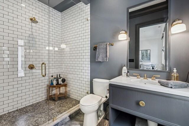 1855 N Hermitage Ave, Chicago, IL 60622 - full bath featuring a stall shower, toilet, and vanity