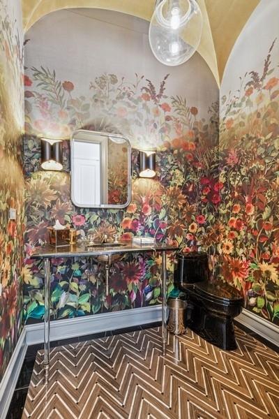 1855 N Hermitage Ave, Chicago, IL 60622 - bathroom featuring baseboards