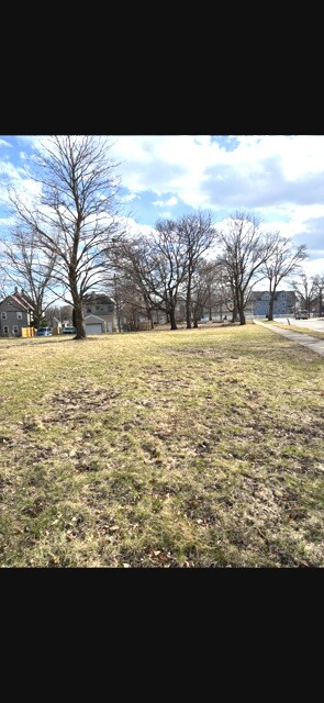 579 Caroline Pl, Waukegan, IL 60085 - photo 2