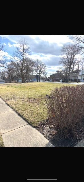 579 Caroline Pl, Waukegan, IL 60085 - photo 3