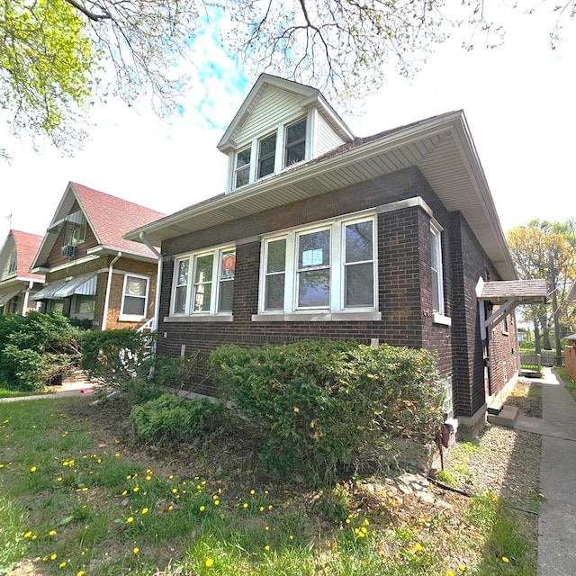 view of front facade with brick siding