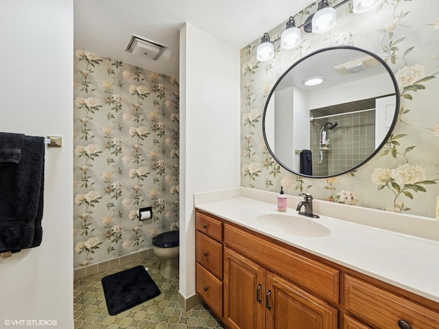 720 Ruskin Dr, Elk Grove Village, IL 60007 - full bath featuring wallpapered walls, a shower, baseboards, toilet, and vanity