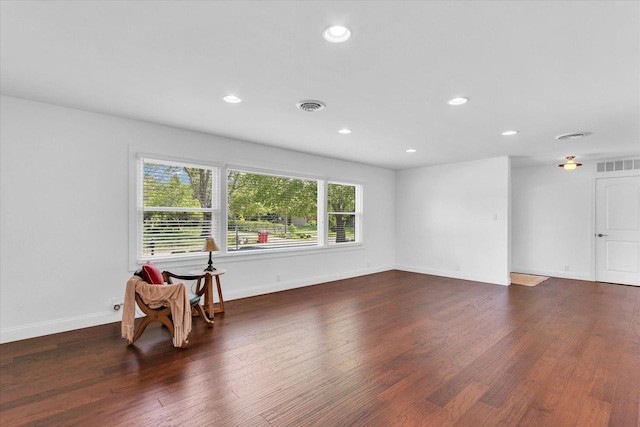 811 Hamilton Dr, Champaign, IL 61820 - unfurnished room featuring wood finished floors, recessed lighting, and baseboards