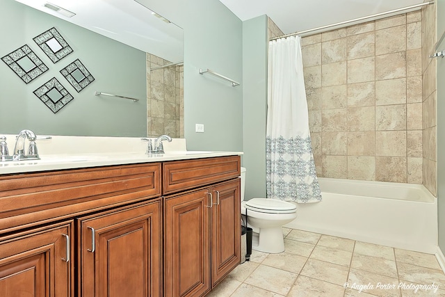 3123 Concord Ln, Wadsworth, IL 60083 - full bath featuring toilet, vanity, and shower / bathtub combination with curtain