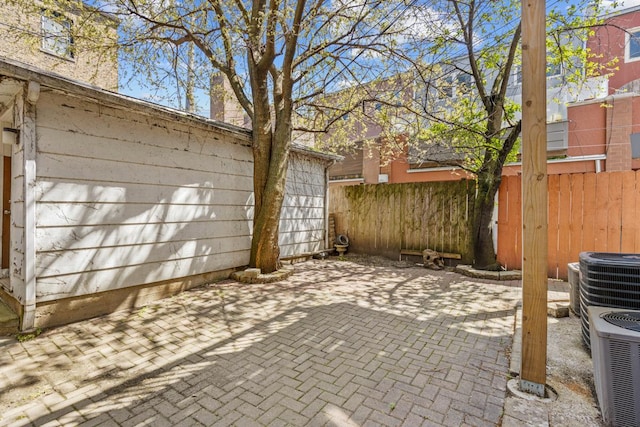 3809 N Kenmore Ave, Chicago, IL 60613 - view of patio featuring fence