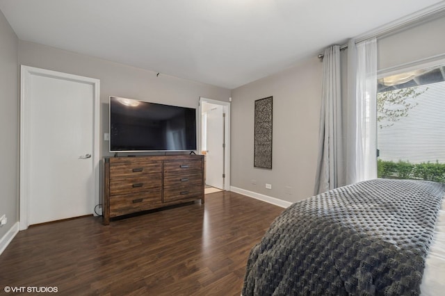 684 Diamond Pointe Dr, Mundelein, IL 60060 - bedroom with wood finished floors and baseboards