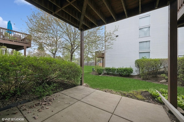 684 Diamond Pointe Dr, Mundelein, IL 60060 - view of patio / terrace