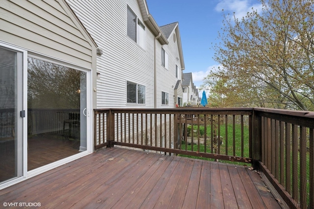 684 Diamond Pointe Dr, Mundelein, IL 60060 - view of wooden deck