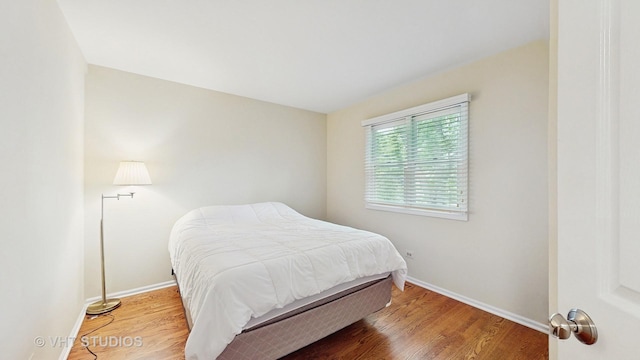 190 Washo Ct, Lake Zurich, IL 60047 - bedroom featuring wood finished floors and baseboards