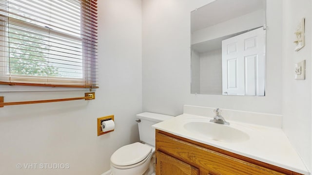190 Washo Ct, Lake Zurich, IL 60047 - half bath featuring vanity and toilet