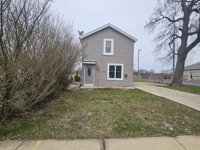 442 Hickory Pl, Elgin, IL 60120 - traditional home with a front yard