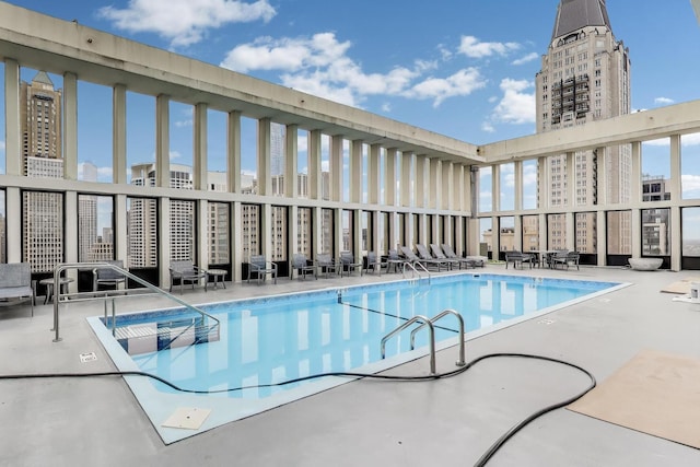 100 E Walton St Unit 25F, Chicago, IL 60611 - view of community pool