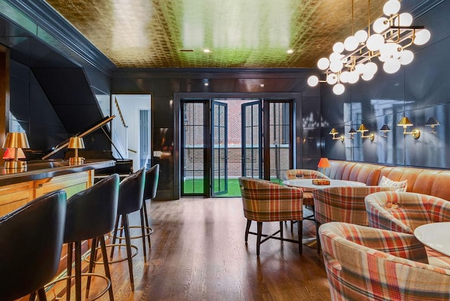 1534 N Dearborn Pkwy, Chicago, IL 60610 - dining area with crown molding and wood finished floors