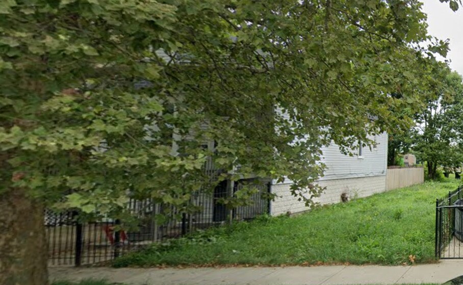 5542 S La Salle St, Chicago, IL 60621 - photo 1