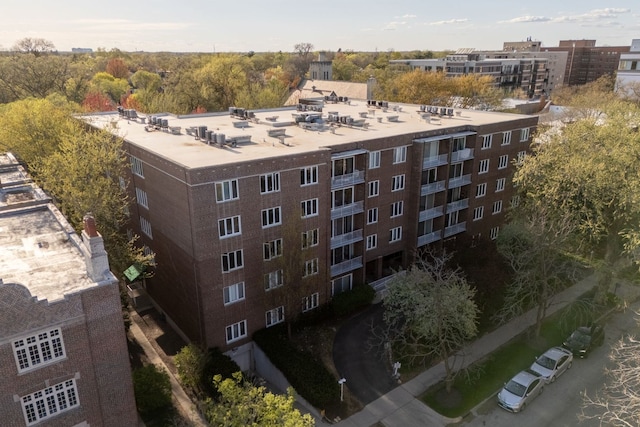 drone / aerial view of apartment complex / building