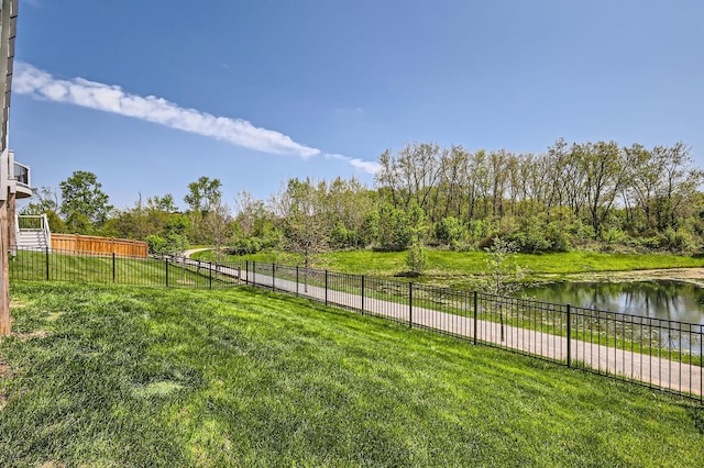 view of yard featuring a water view