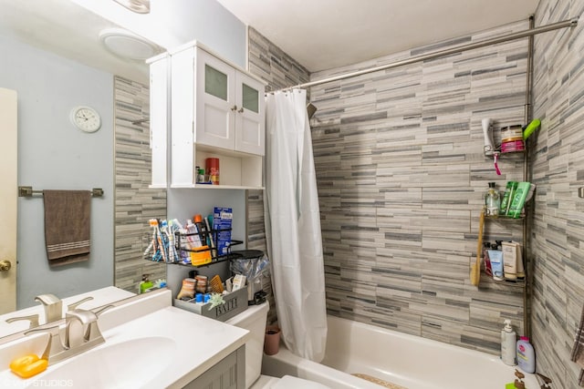 4 E Streamwood Blvd, Streamwood, IL 60107 - full bath with shower / bath combination with curtain, vanity, and toilet