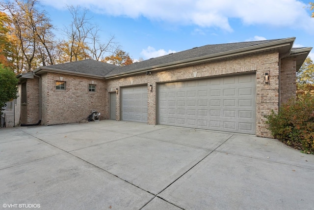 20662 Francisca Way, Frankfort, IL 60423 - garage featuring driveway