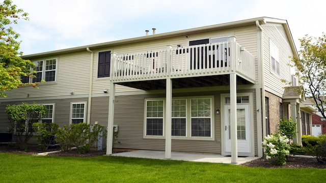2620 Christie Dr, Algonquin, IL 60102 - back of property featuring a yard