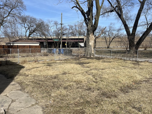 7317 S Maryland Ave, Chicago, IL 60619 - view of fenced backyard