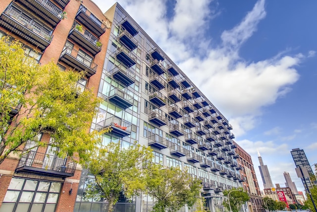 1224 W Van Buren St Unit 310, Chicago, IL 60607 - view of apartment building / complex