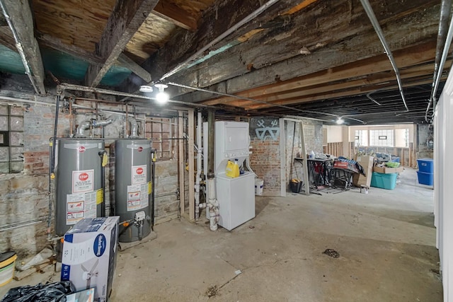 7223 S Union Ave, Chicago, IL 60621 - below grade area featuring gas water heater and estacked washer and dryer