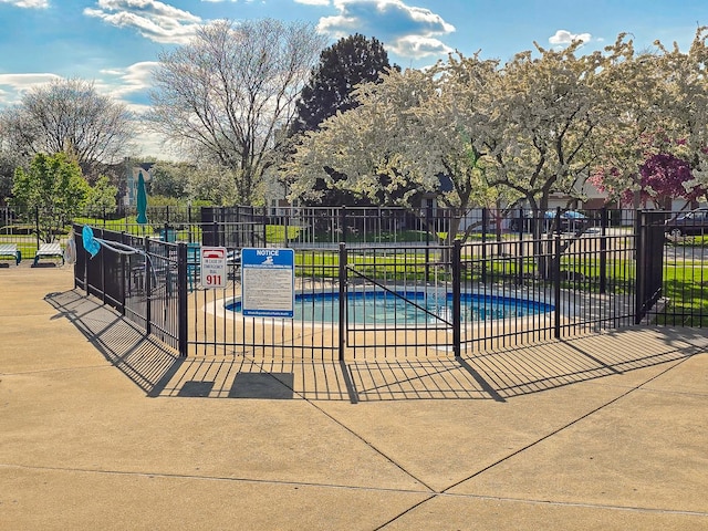 1224 Clearview Ct, Buffalo Grove, IL 60089 - view of swimming pool featuring fence