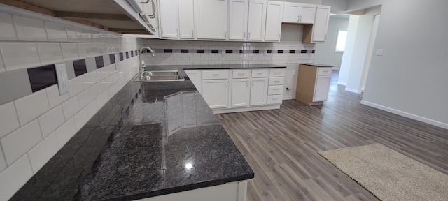 407 Allen St, Belvidere, IL 61008 - carpeted empty room featuring healthy amount of natural light and baseboards