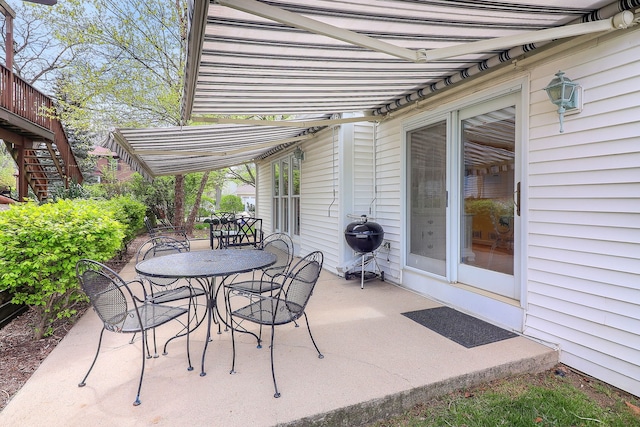 1054 Evergreen Dr, Carol Stream, IL 60188 - view of patio / terrace with outdoor dining space