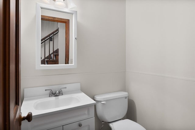 22 Cedar Gate Cir, Sugar Grove, IL 60554 - half bath with vanity and toilet